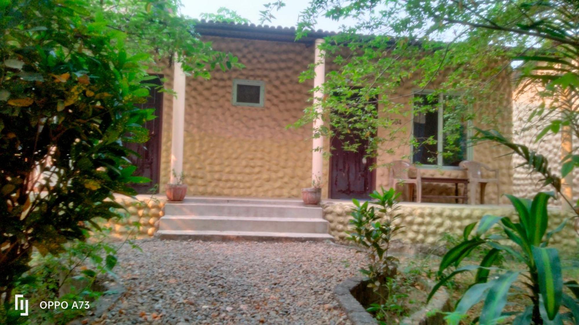 Hotel Tiger Tops Sauraha Quarto foto